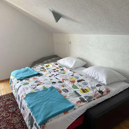 Vikendica * Rakovica